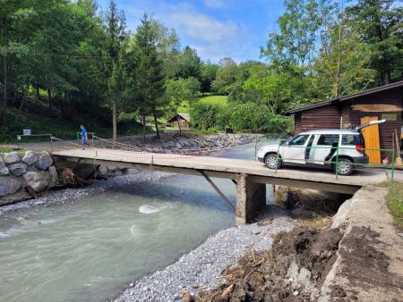 Poškodovana ograja mostu v Zarakovcu (Boštjan Uršič)-1800